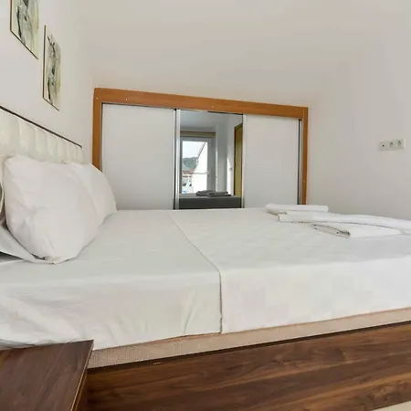 Pinara Apartment *